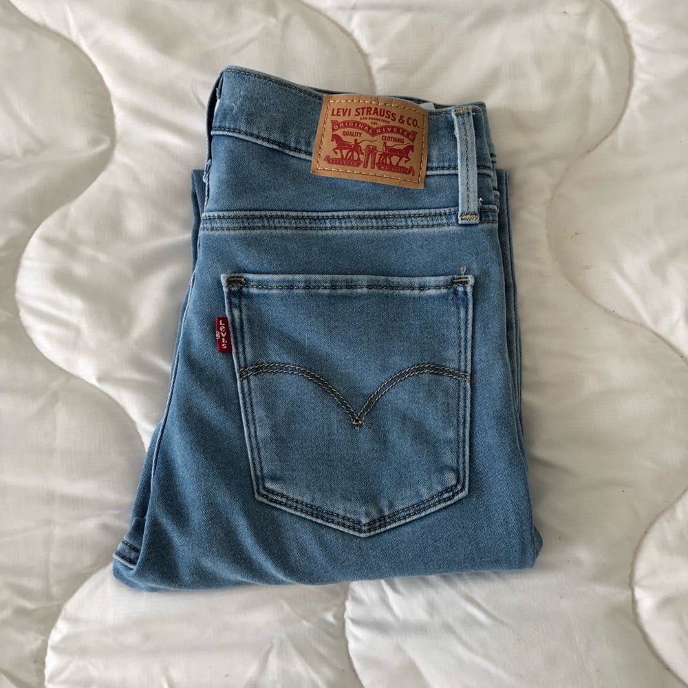 720 Levi’s High Rise Skinny Jeans